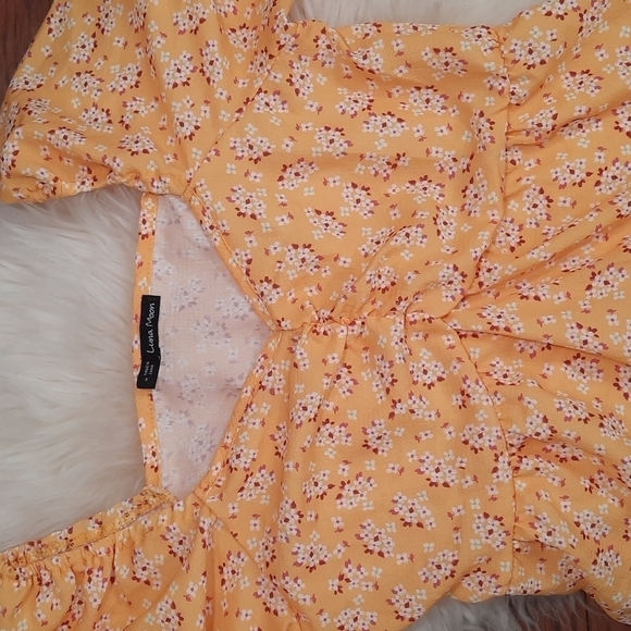 Ditzy Yellow Floral Puff Sleeve Boho Crop Blouse - Picture 2 of 4